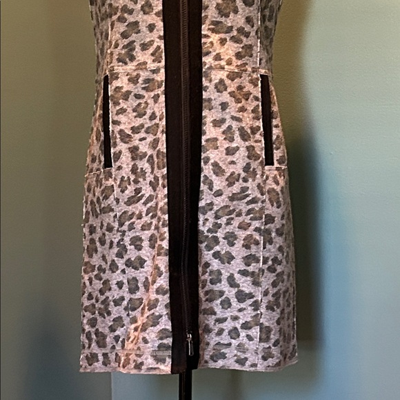 Johnston & Murphy Sleeveless Leopard-Print Zip Front Dress XS - Picture 3 of 16